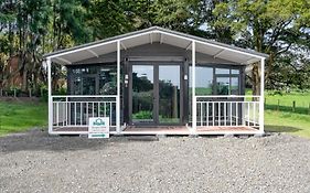 2 Bedrooms Cabin 5 Min To Pukekohe Town Centre